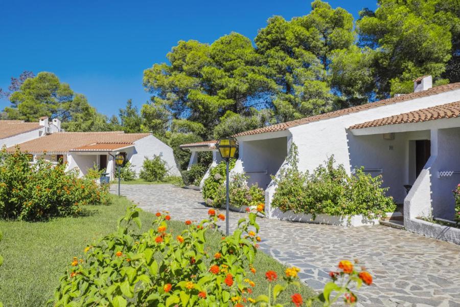Hotel Nicolaus Club Li Cucutti Agrustos Esterno foto