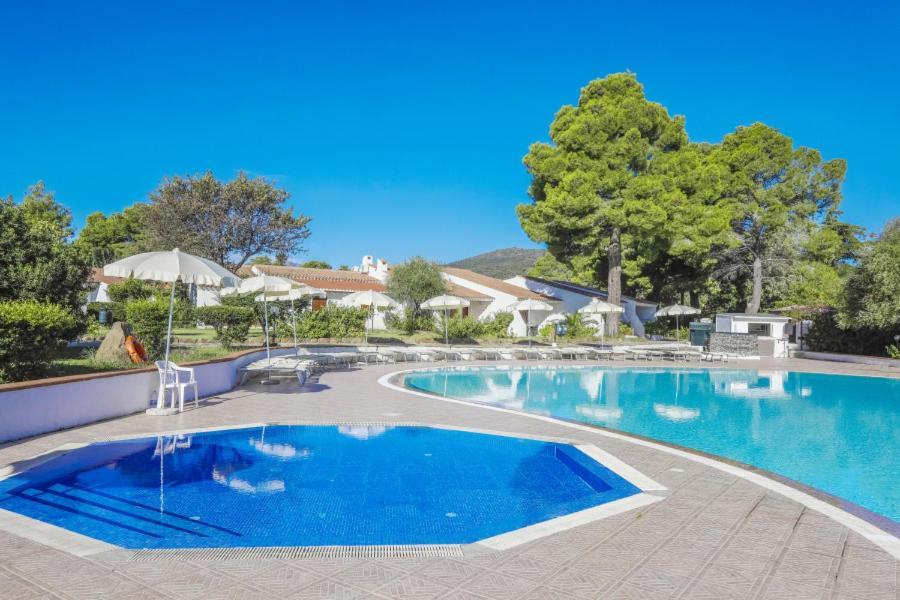 Hotel Nicolaus Club Li Cucutti Agrustos Esterno foto