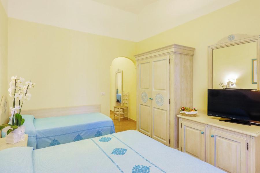 Hotel Nicolaus Club Li Cucutti Agrustos Esterno foto