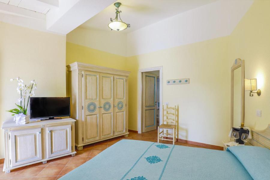 Hotel Nicolaus Club Li Cucutti Agrustos Esterno foto